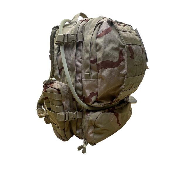 CamelBak Men’s Desert Camo Hydration Reservoir Tactical Maximum Gear Backpack - Picture 4 of 16